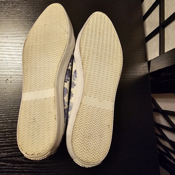 MICHAEL Michael‎ Kors Olive Floral Slip on Canvas Sneaker Size 8 - Picture 4 of 7